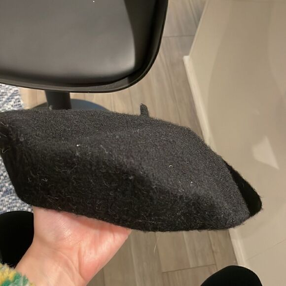 Lack of colour black wool beret - Picture 7 of 8